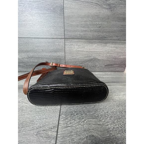Dooney & Bourke Lizard Embossed Letter Carrier Crossbody bag black A390024 - Picture 7 of 9